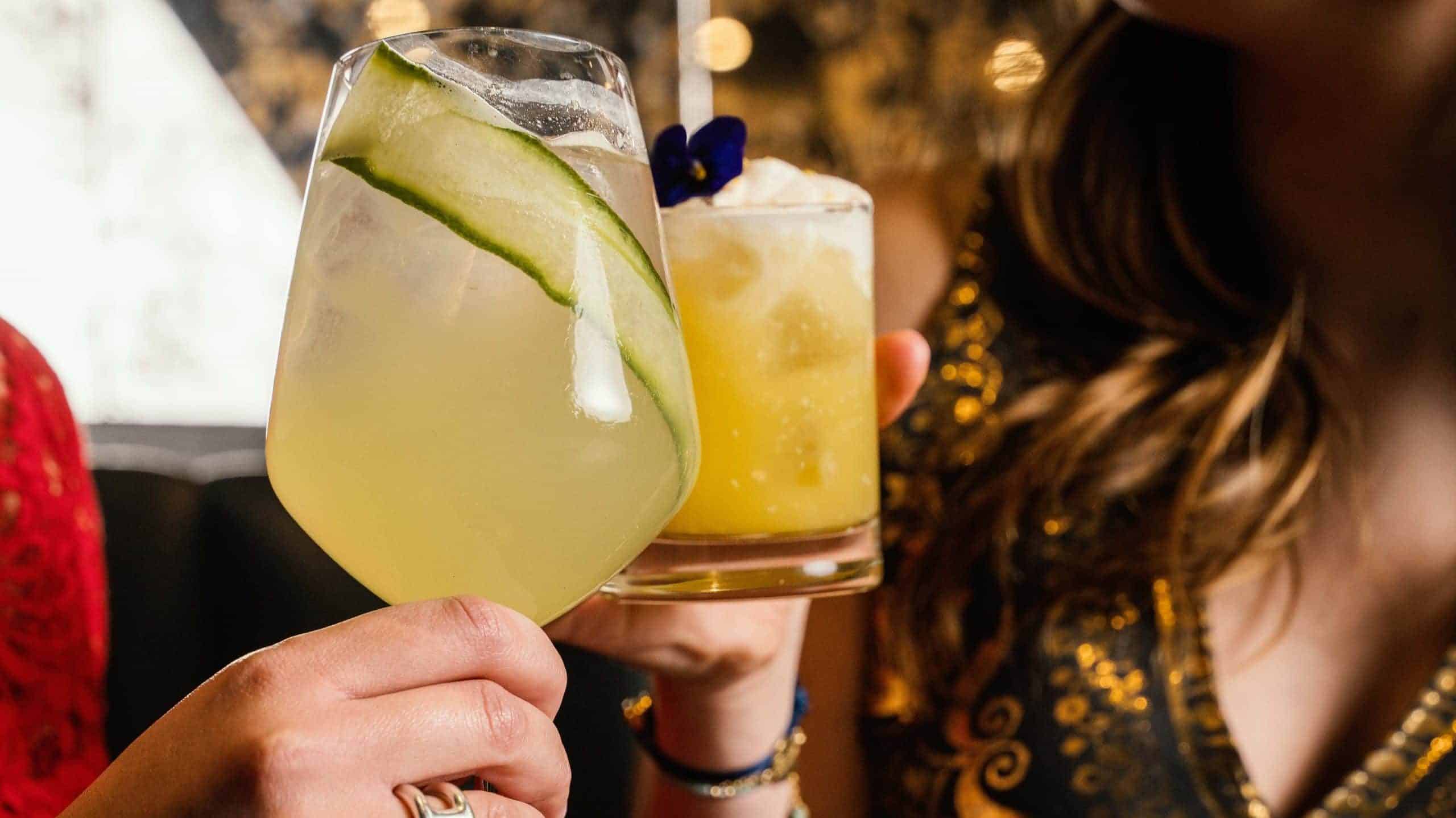 Spring-Fizz-and-Peach-Cloud-alcohol-free-the-bar