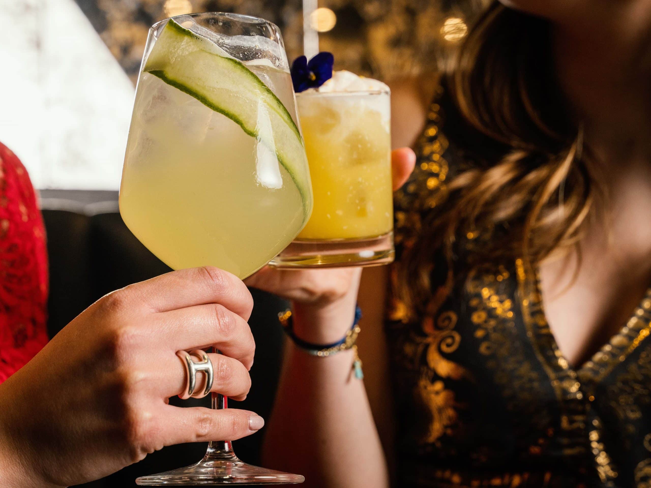 Spring-Fizz-and-Peach-Cloud-alcohol-free-the-bar